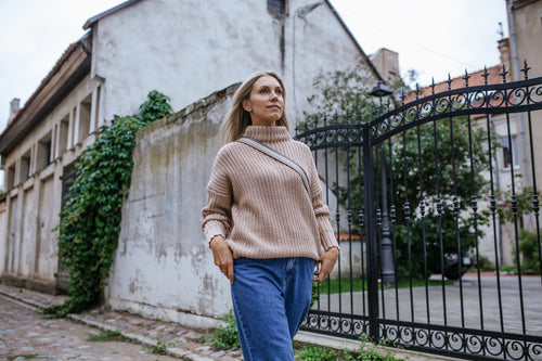 "Vello D'oro"- alpakų vilnos megztinis (Powder Beige)