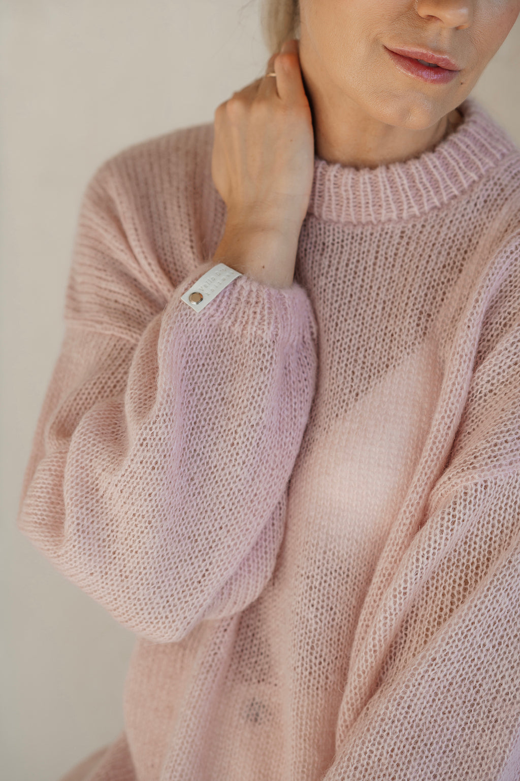 “Swan” (Soft pink)