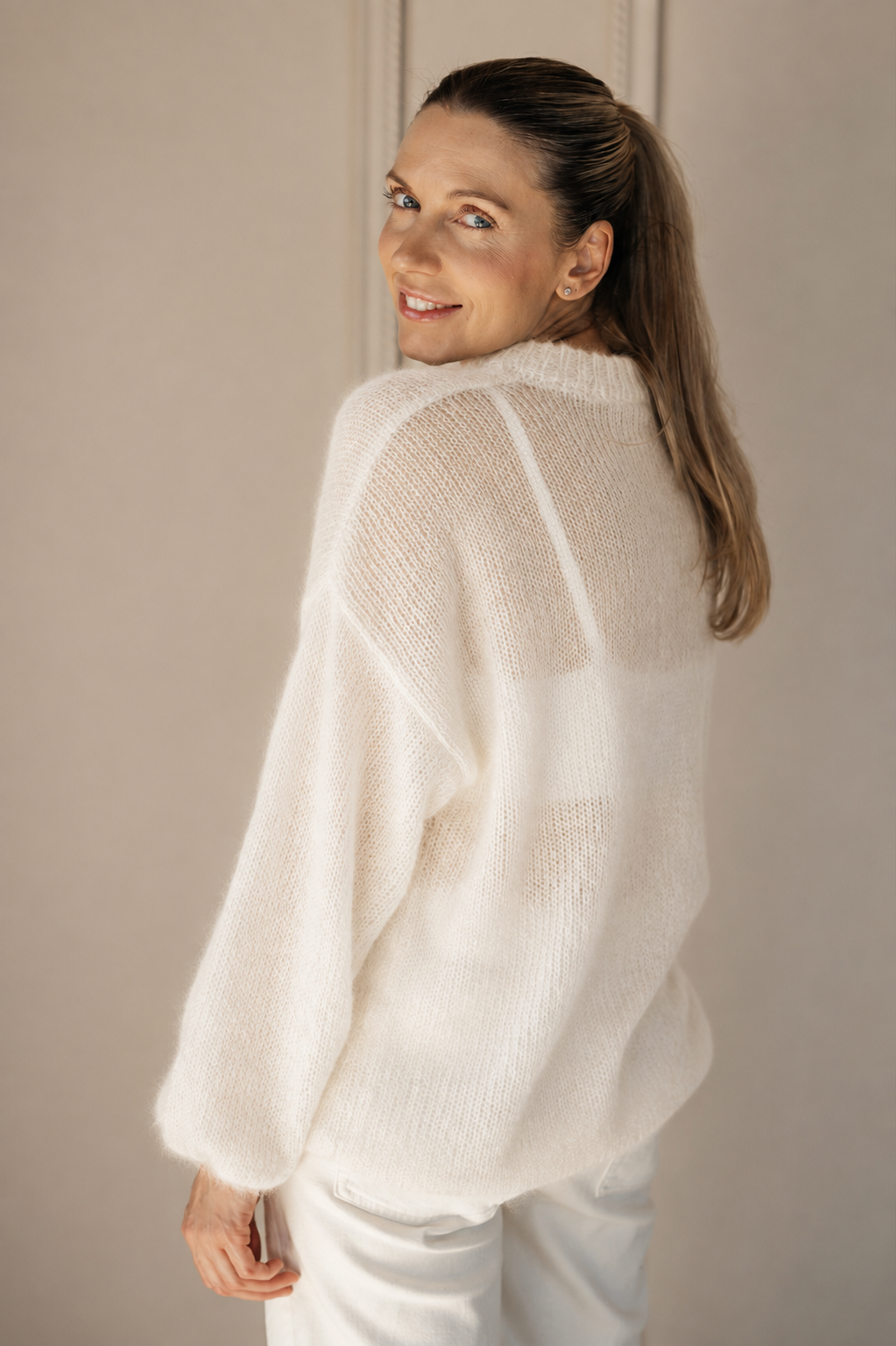 “Swan” (milk white)